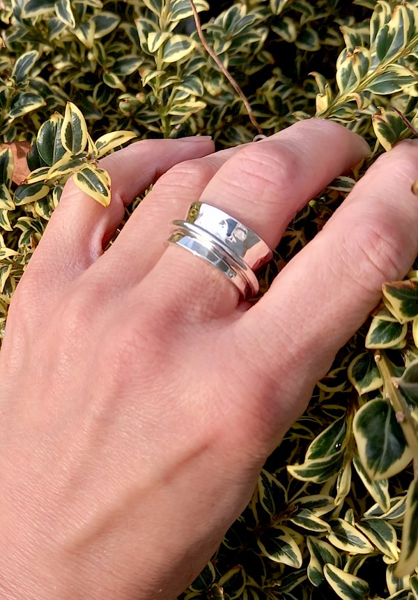 Hammered Spinner Ring - RG355