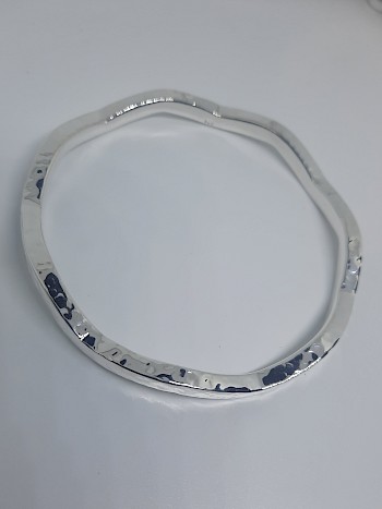 Hammered Wavy Square-edged Bangle - SB291