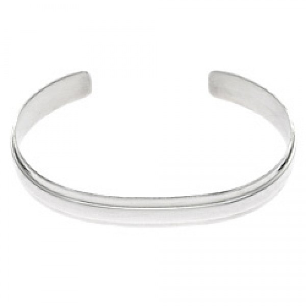 Central Ridge Open Silver Bangle - 9mm Wide